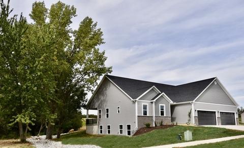 202 Raef Rd, Downs, IL 61736 photo 2