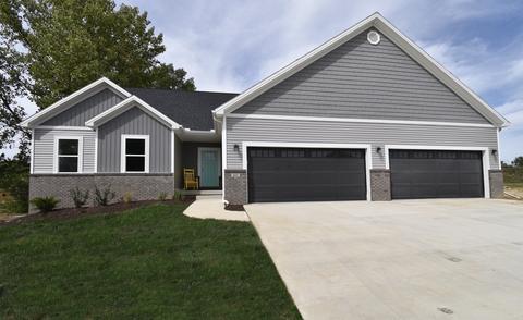 202 Raef Rd, Downs, IL 61736 photo 1