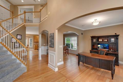 12717 Skyline Dr, Plainfield, IL 60585 photo 2