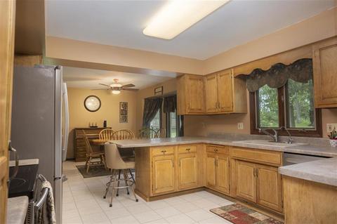 9588 Edson Rd, Capron, IL 61012 photo 4
