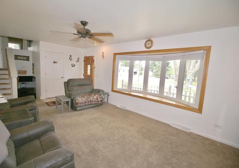 58 Woodview Ln, Algonquin, IL 60102 photo 4