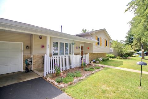 58 Woodview Ln, Algonquin, IL 60102 photo 2