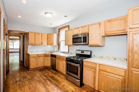 3063 N Gresham Ave, Chicago, IL 60618 photo 3