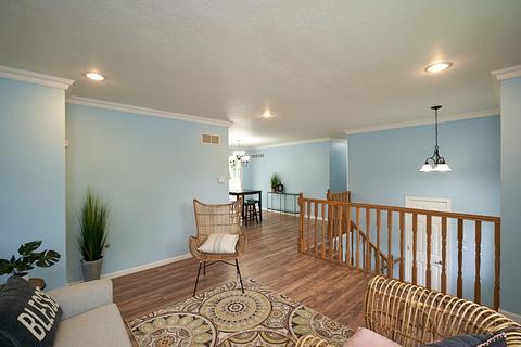 1101 Hunter Dr, Elgin, IL 60120 photo 4