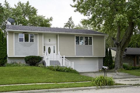 1101 Hunter Dr, Elgin, IL 60120 photo 1