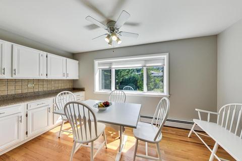 1303 E Cedar Ln, Mount Prospect, IL 60056 photo 12