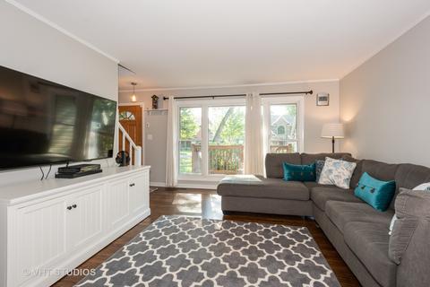 104 Travers Ave, Wheaton, IL 60187 photo 3