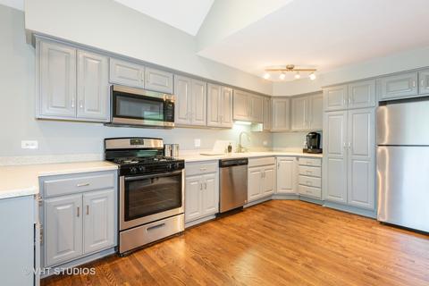 104 Travers Ave, Wheaton, IL 60187 photo 6