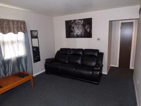 58 S Crystal Ave, Elgin, IL 60123 photo 3