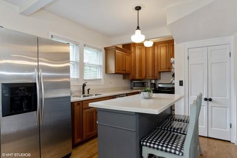 815 N Main St, Wheaton, IL 60187 photo 10