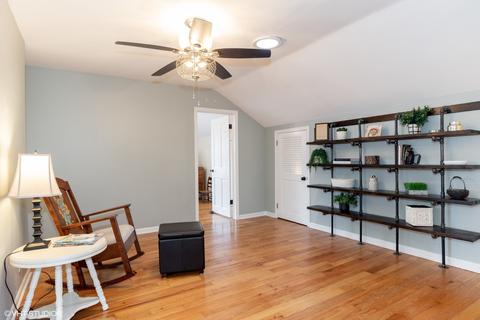 815 N Main St, Wheaton, IL 60187 photo 16