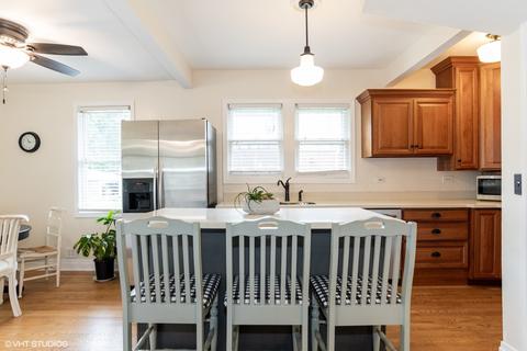 815 N Main St, Wheaton, IL 60187 photo 9