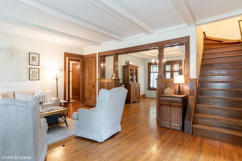 815 N Main St, Wheaton, IL 60187 photo 5