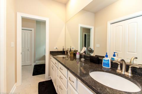 535 Madison Ln, Elgin, IL 60123 photo 12