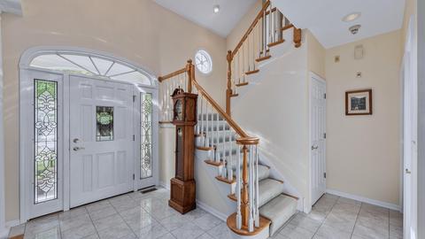 22 W Old Mill Ln, Burr Ridge, IL 60527 photo 3