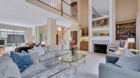 22 W Old Mill Ln, Burr Ridge, IL 60527 photo 5