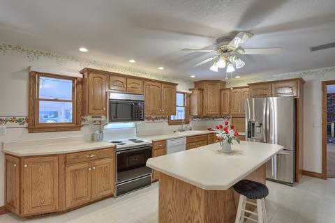 502 E Marshall St, Tolono, IL 61880 photo 15