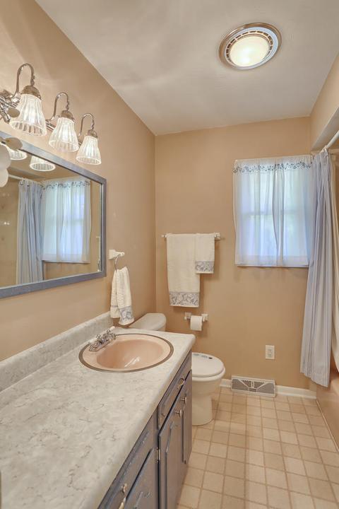 502 E Marshall St, Tolono, IL 61880 photo 29