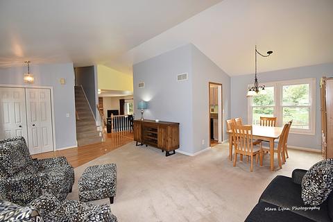 617 Maple Ave, Elburn, IL 60119 photo 4