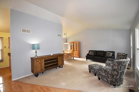 617 Maple Ave, Elburn, IL 60119 photo 3