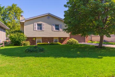 1718 Braden Dr, Normal, IL 61761 photo 2