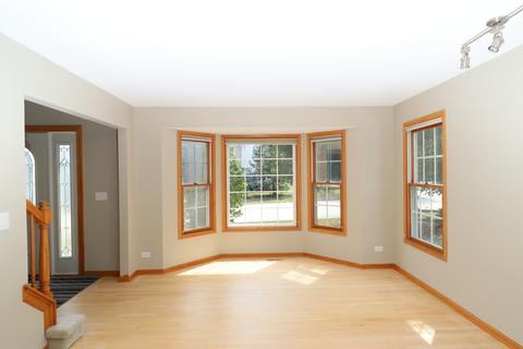 1613 Mccormack Dr, Hoffman Estates, IL 60169 photo 3