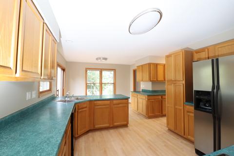 1613 Mccormack Dr, Hoffman Estates, IL 60169 photo 11