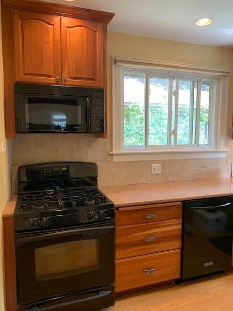 1473 Maple St, Des Plaines, IL 60018 photo 5
