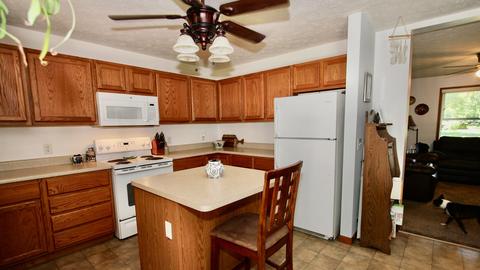 203 E Wilmington St, Gardner, IL 60424 photo 14