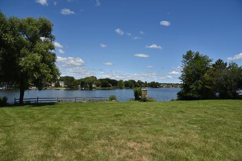 2217 High Point Dr, Lindenhurst, IL 60046 photo 5