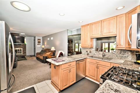 1237 W Amelia, Addison, IL 60101 photo 4
