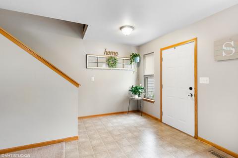 620 Settlement Dr, Maple Park, IL 60151 photo 2