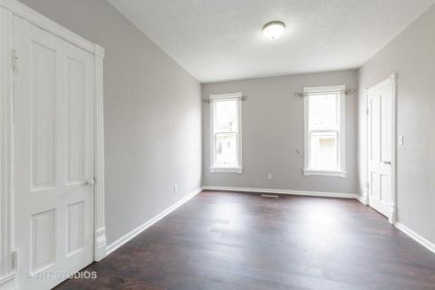 105 Hill Ave, Elgin, IL 60120 photo 10