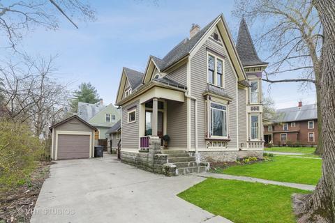 105 Hill Ave, Elgin, IL 60120 photo 4