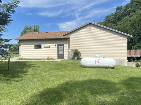 18774 Hillside Rd, Morrison, IL 61270 photo 2