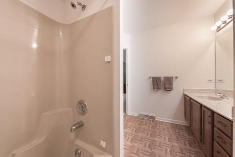 1629 Pebble Beach Dr, Hoffman Estates, IL 60169 photo 16