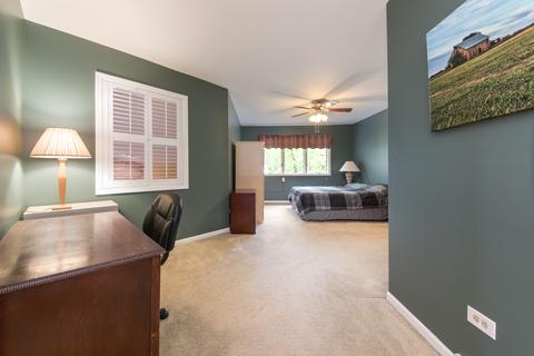 1629 Pebble Beach Dr, Hoffman Estates, IL 60169 photo 5