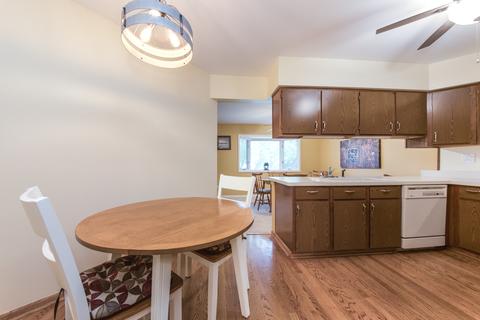 1629 Pebble Beach Dr, Hoffman Estates, IL 60169 photo 11