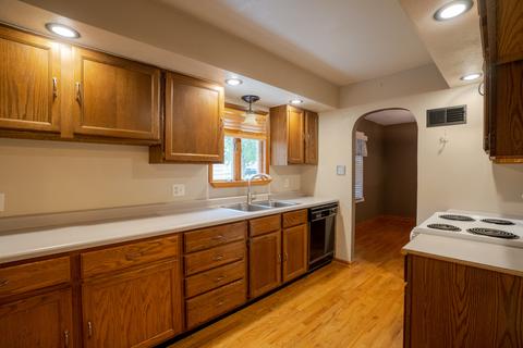 814 Williams St, Henry, IL 61537 photo 6