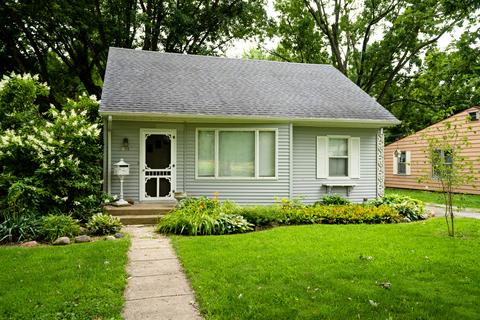 814 Williams St, Henry, IL 61537 photo 1
