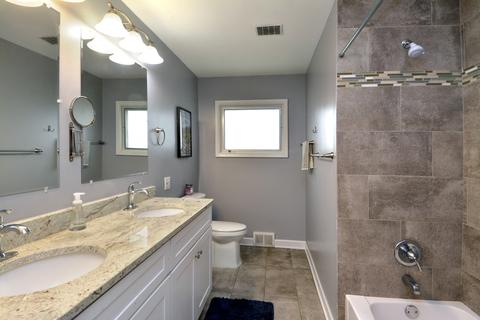 526 State St, Des Plaines, IL 60016 photo 18
