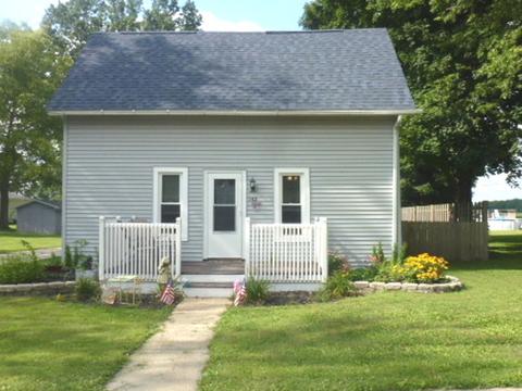 142 E Broadway St, Argenta, IL 62501 photo 1