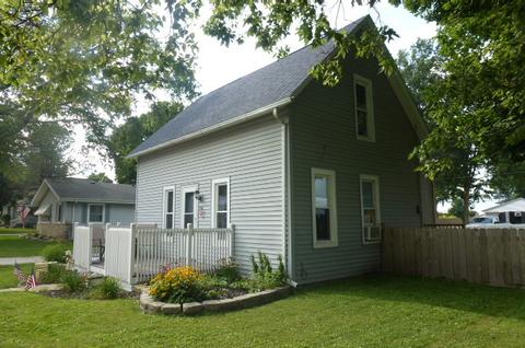 142 E Broadway St, Argenta, IL 62501 photo 5