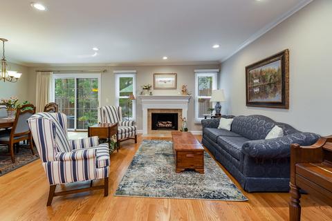 1154 Oakview Dr, Wheaton, IL 60187 photo 4