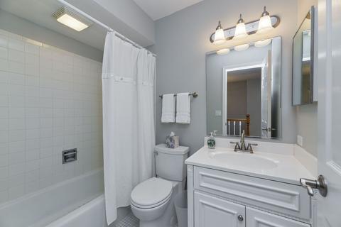 1154 Oakview Dr, Wheaton, IL 60187 photo 16