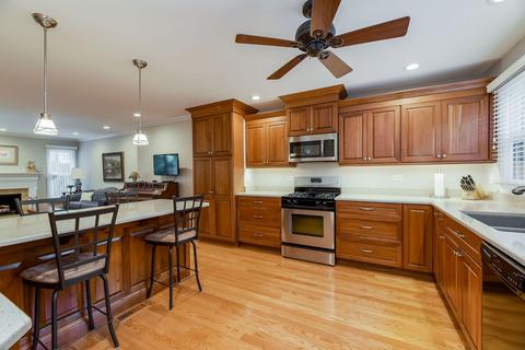 1154 Oakview Dr, Wheaton, IL 60187 photo 6