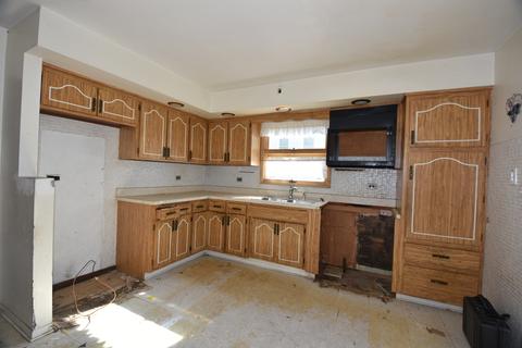26 W073 Armbrust Ave, Wheaton, IL 60187 photo 2