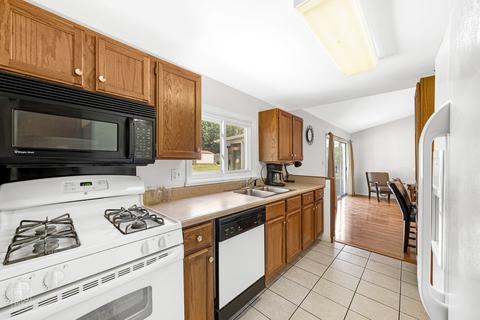 1635 Charles Ave, Algonquin, IL 60102 photo 5
