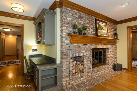 1210 Midwest Ln, Wheaton, IL 60189 photo 19