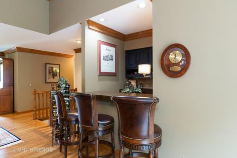 1210 Midwest Ln, Wheaton, IL 60189 photo 9